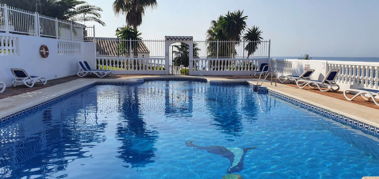 Listen to the waves and enjoy the seaview!