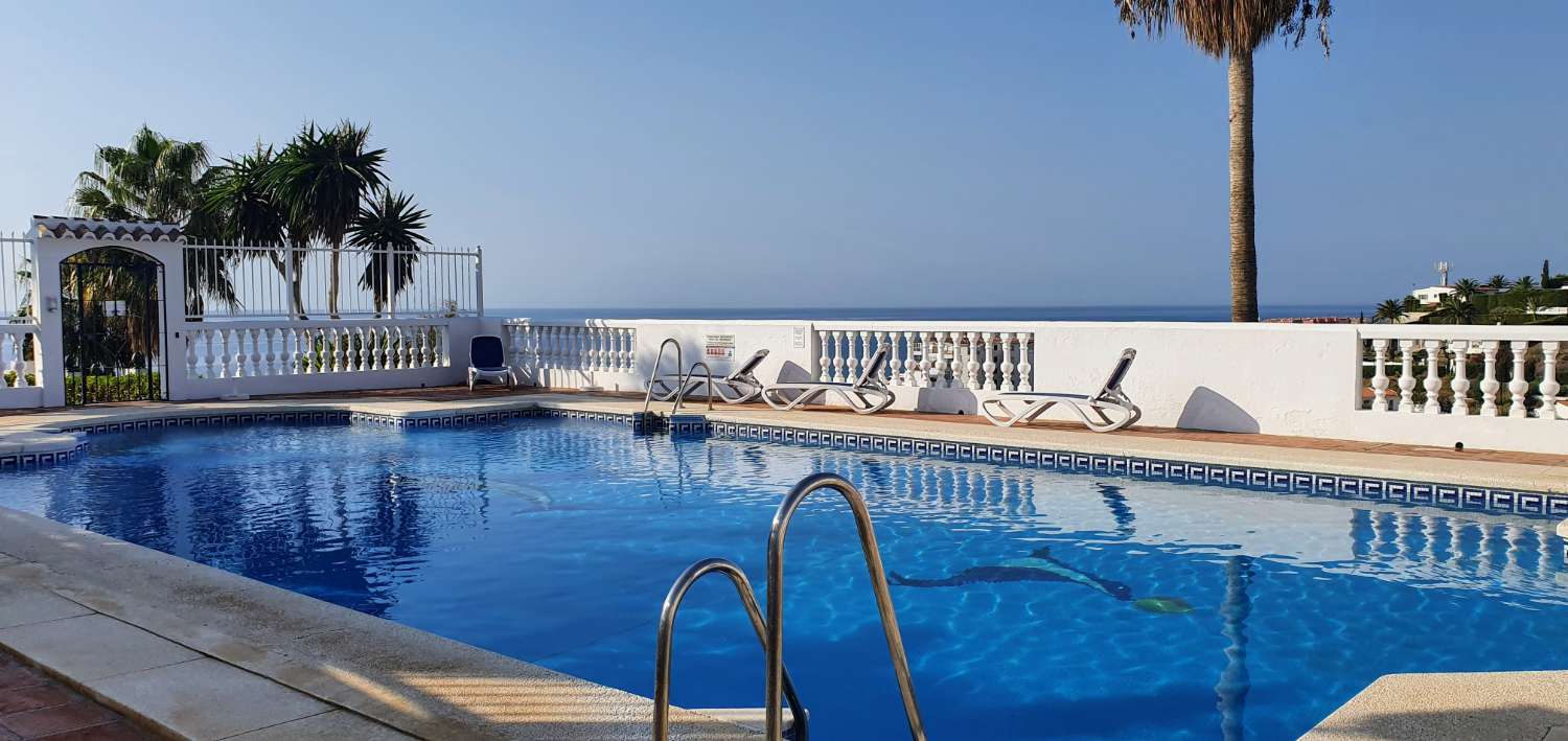 Listen to the waves and enjoy the seaview!