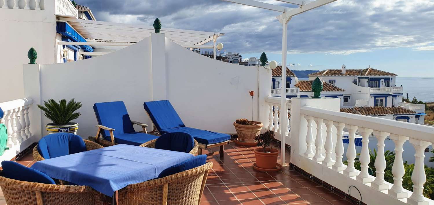 Listen to the waves and enjoy the seaview!