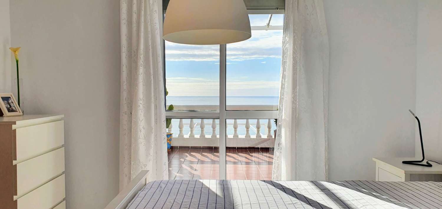 Listen to the waves and enjoy the seaview!