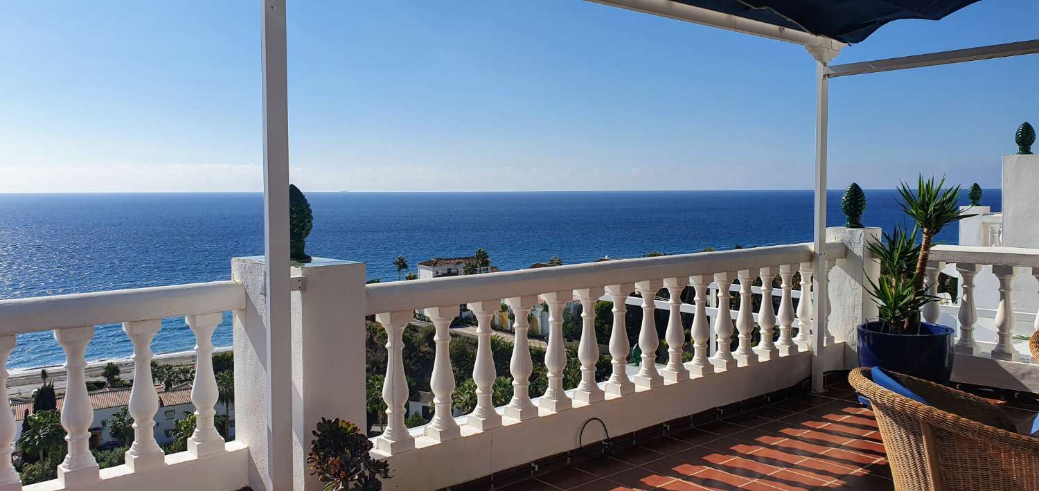 Listen to the waves and enjoy the seaview!