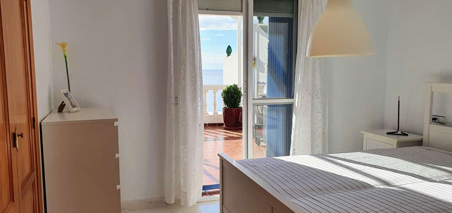 Listen to the waves and enjoy the seaview!