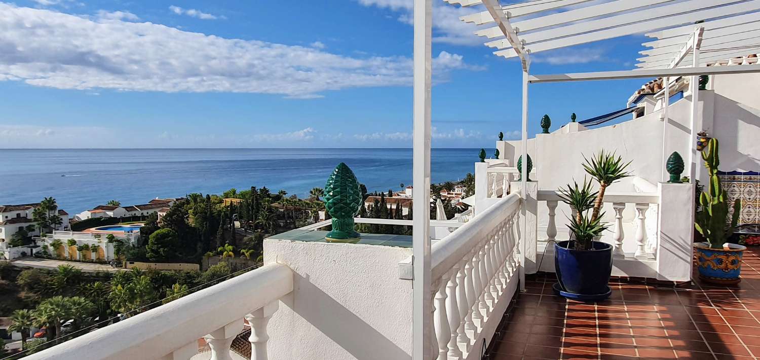 Listen to the waves and enjoy the seaview!