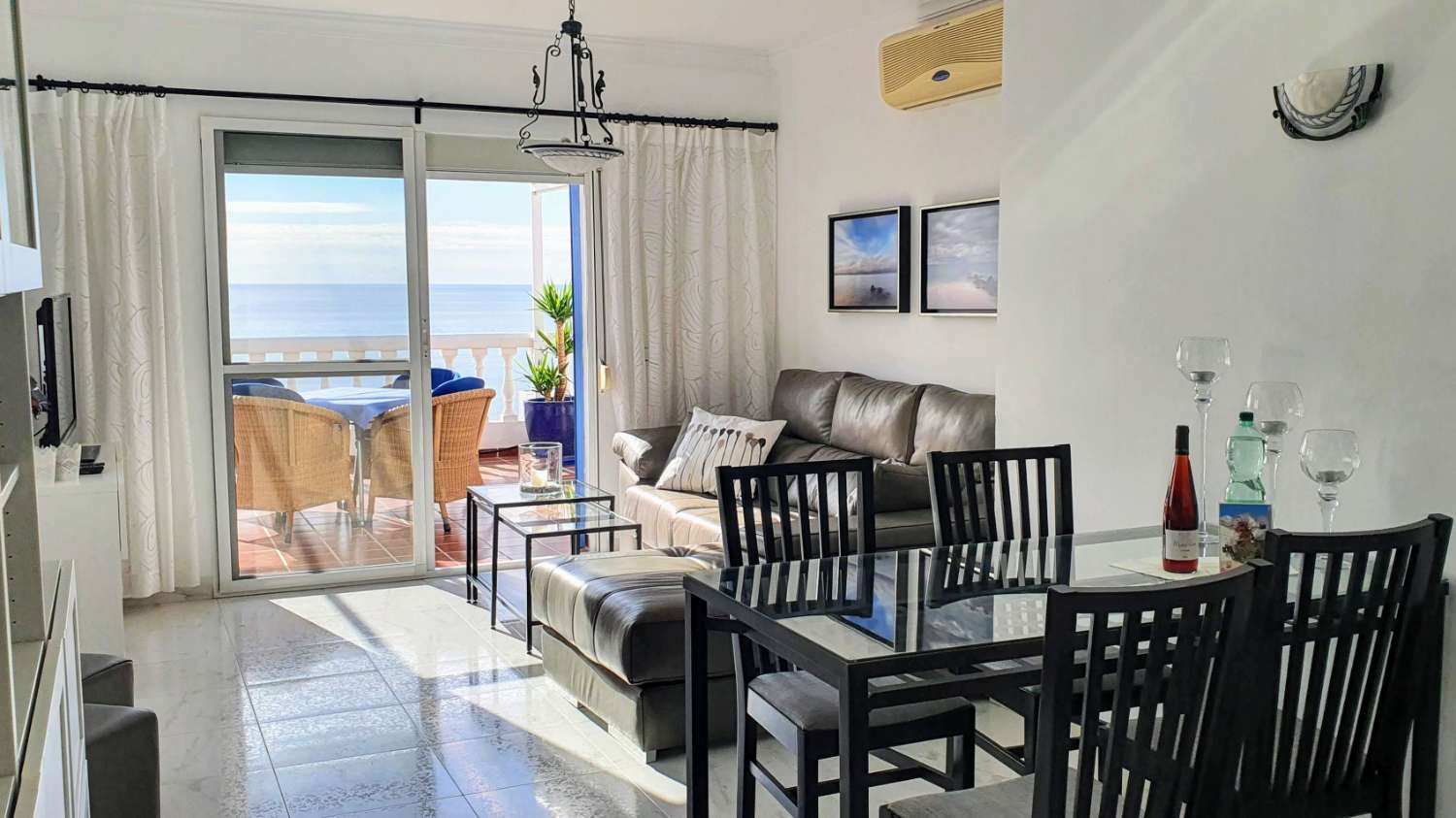 Listen to the waves and enjoy the seaview!
