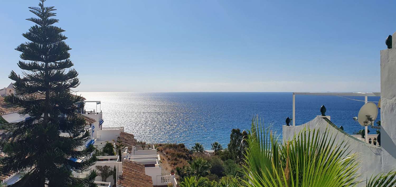 Listen to the waves and enjoy the seaview!