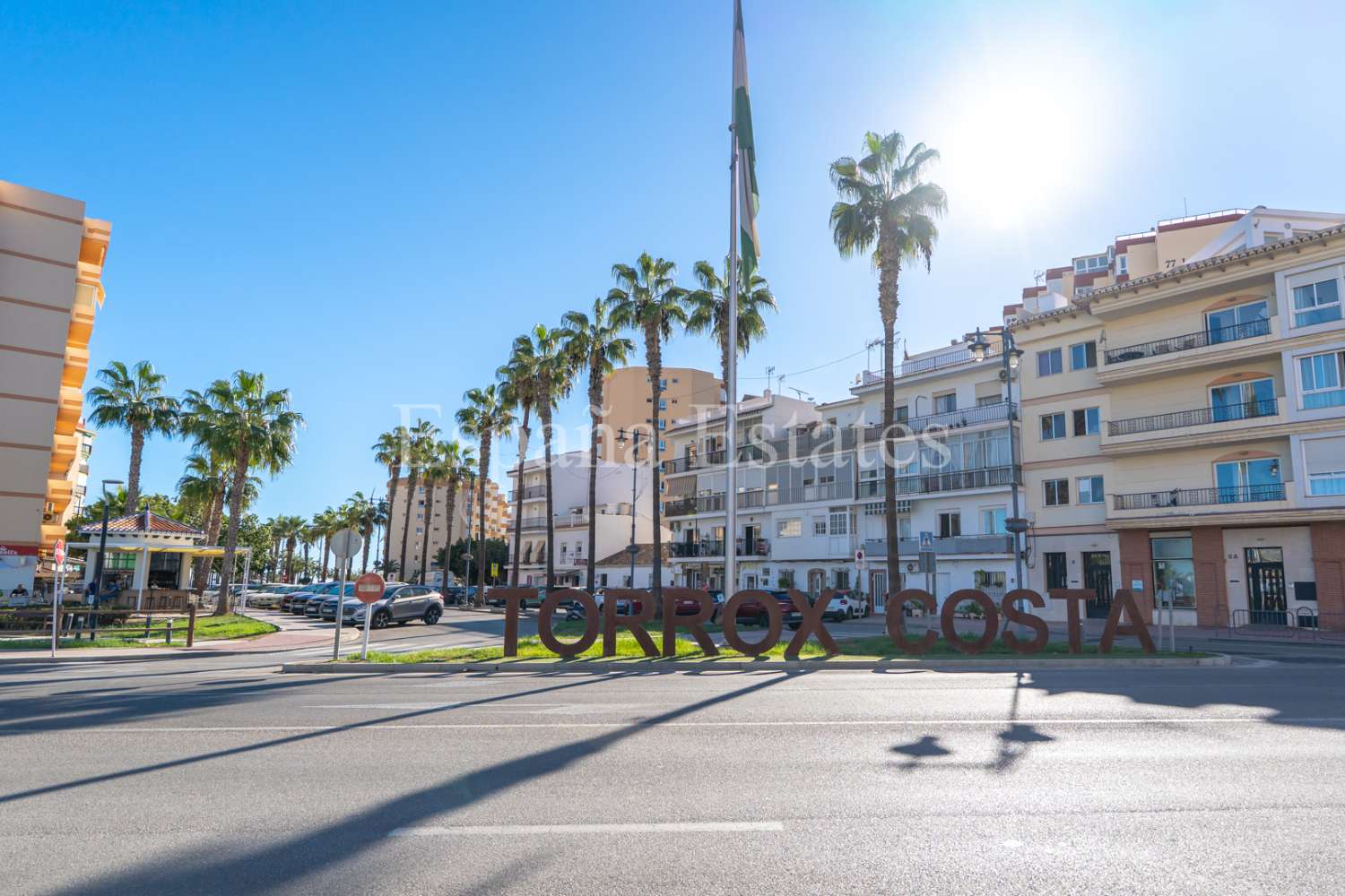 ¡Modernos apartamentos junto a la playa!