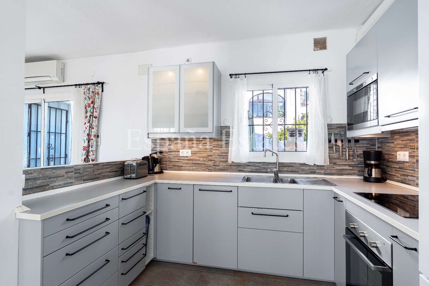 Adosado con vistas al mar y piscina