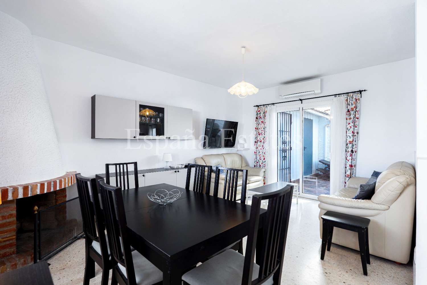 Adosado con vistas al mar y piscina