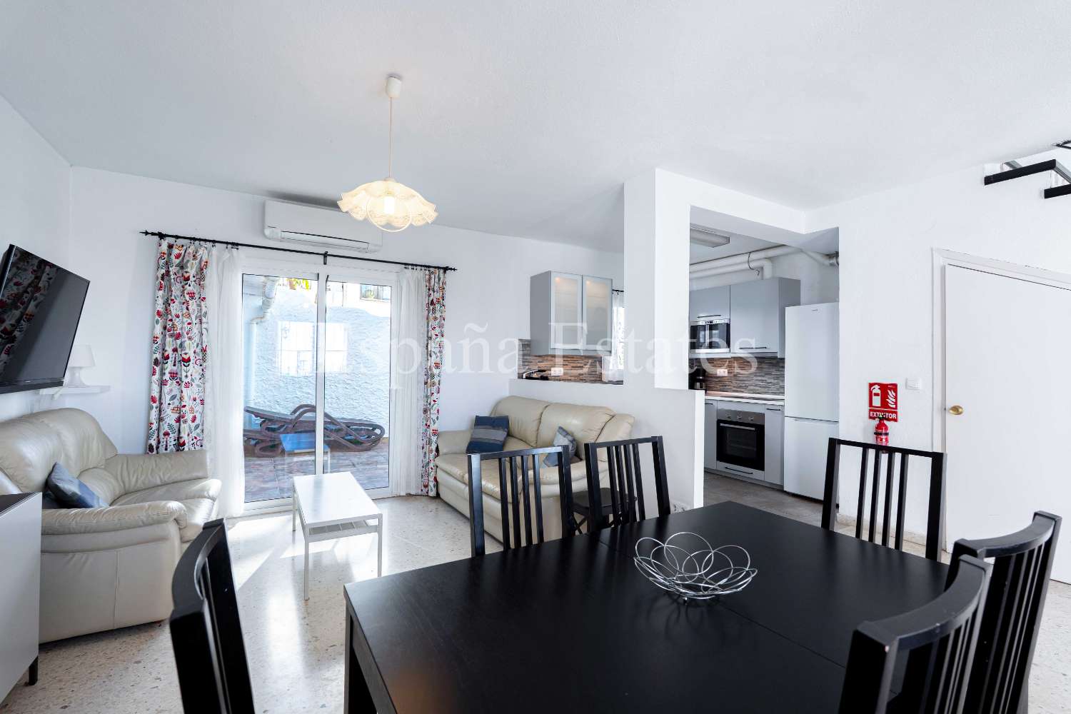 Adosado con vistas al mar y piscina