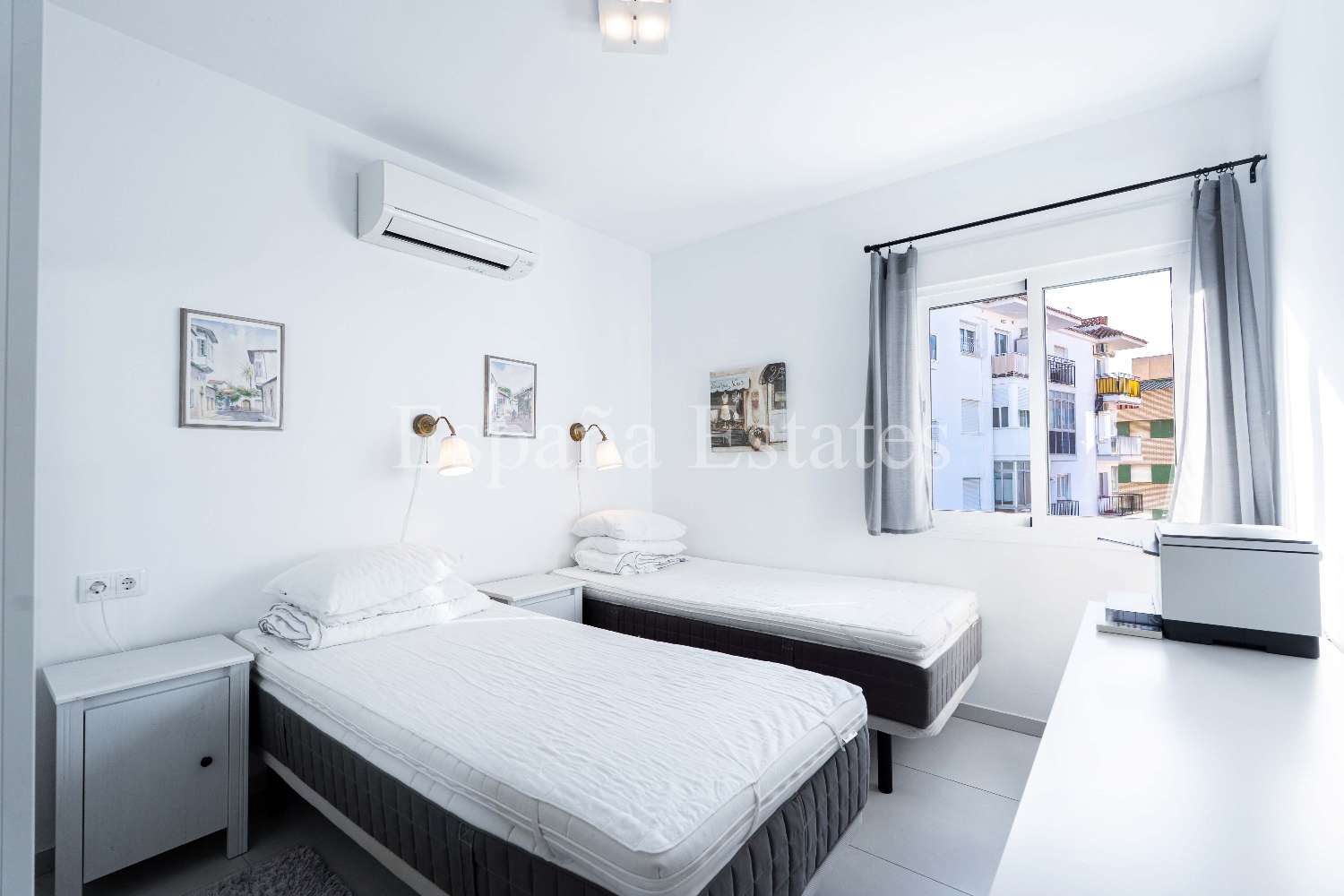 ¡Vida moderna en el corazón de Nerja!