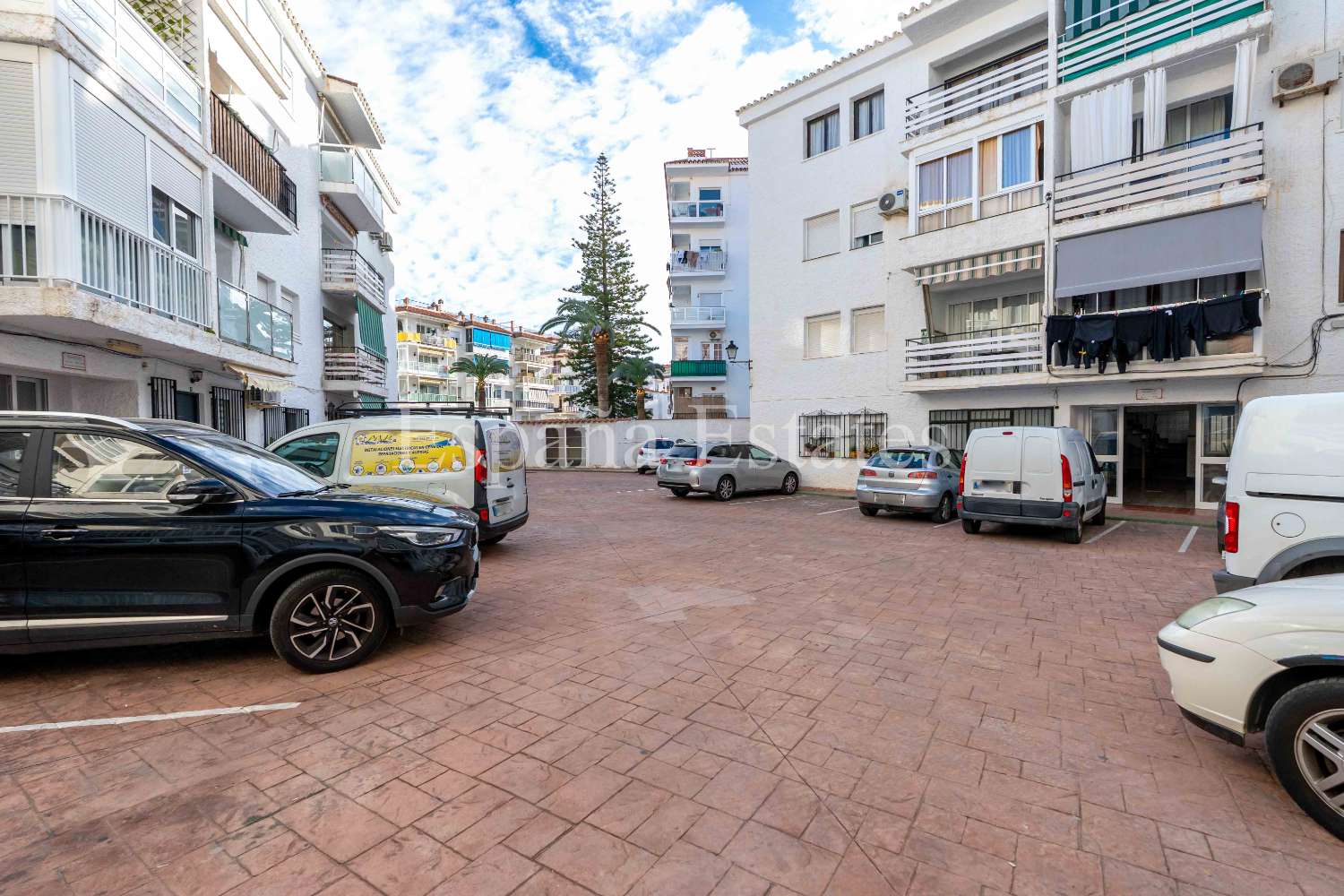 ¡Vida moderna en el corazón de Nerja!