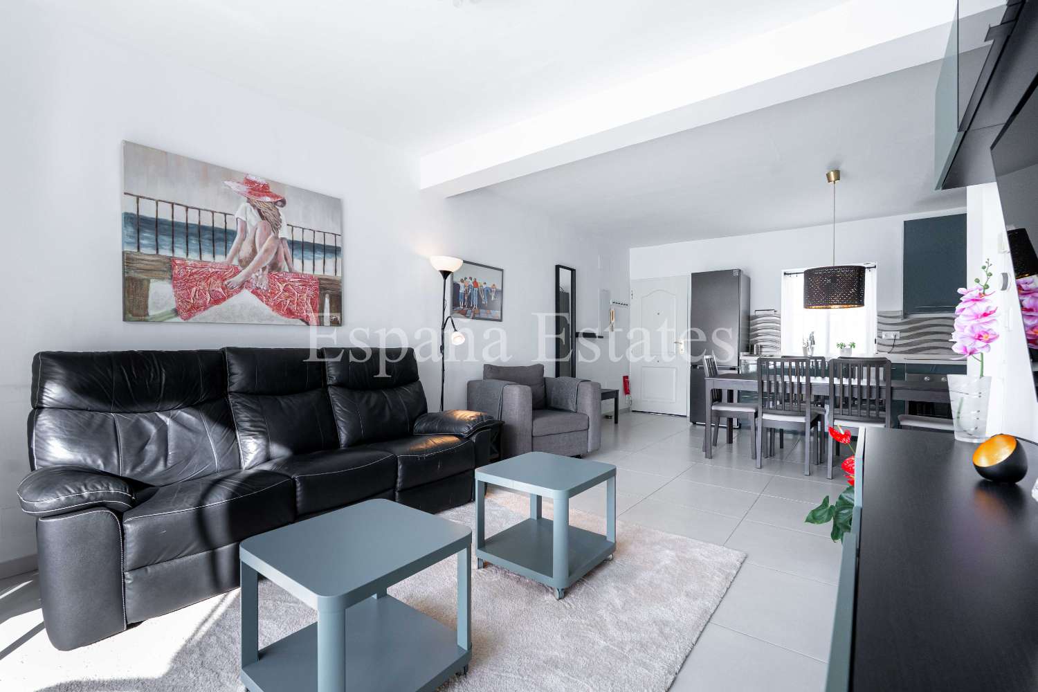 ¡Vida moderna en el corazón de Nerja!