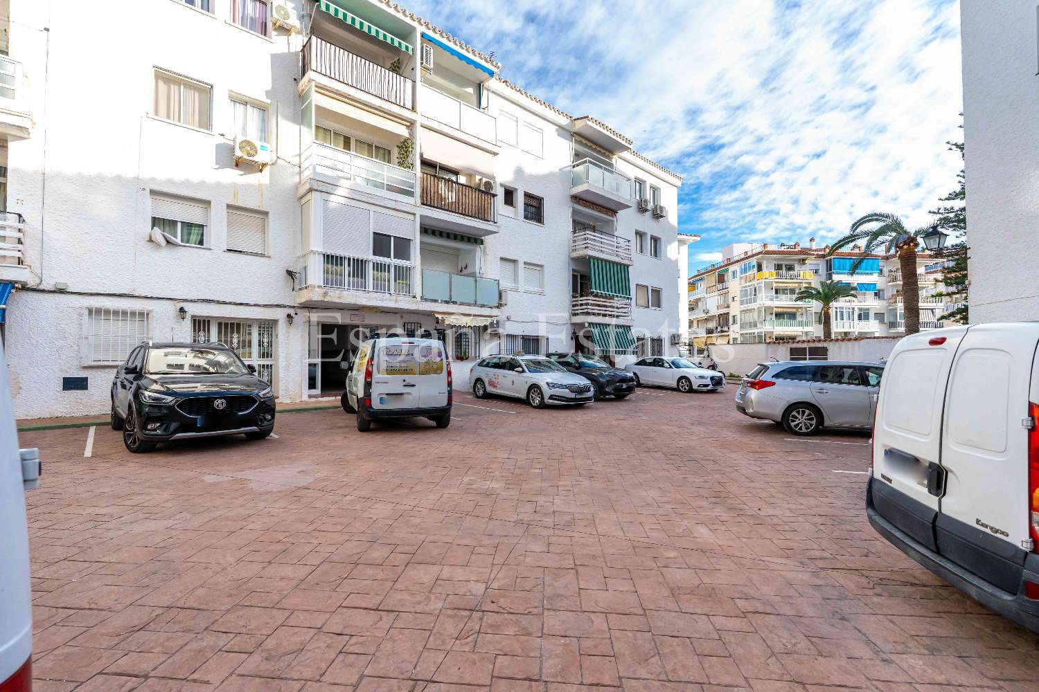 ¡Vida moderna en el corazón de Nerja!