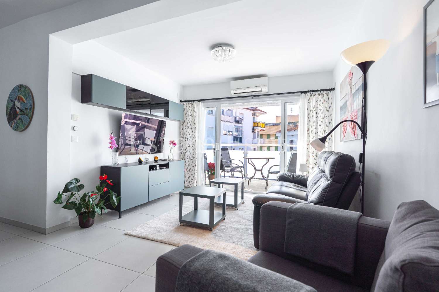 ¡Vida moderna en el corazón de Nerja!