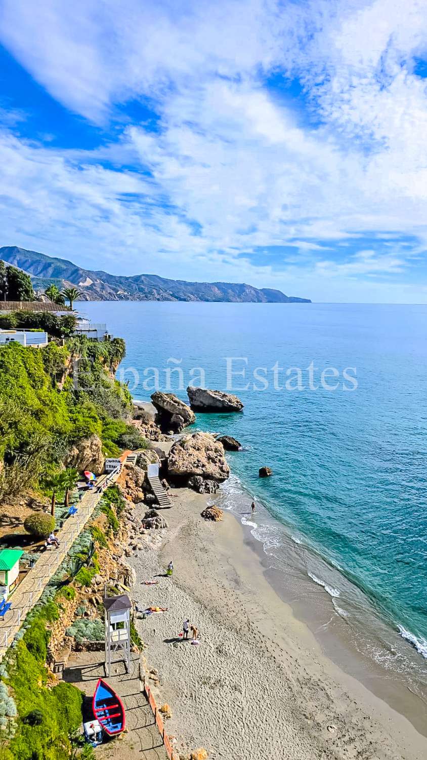 Lägenhet i första strandlinjen!