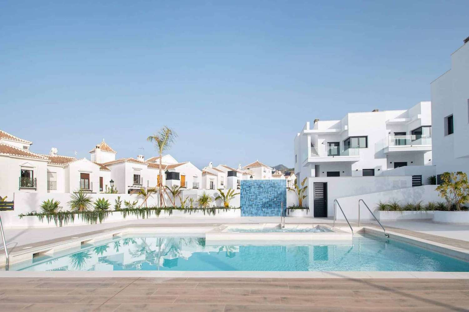 Luxury townhouses with seaviews!