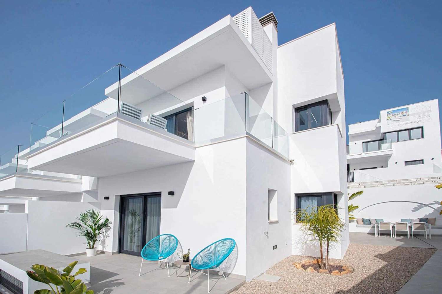 Luxury townhouses with seaviews!