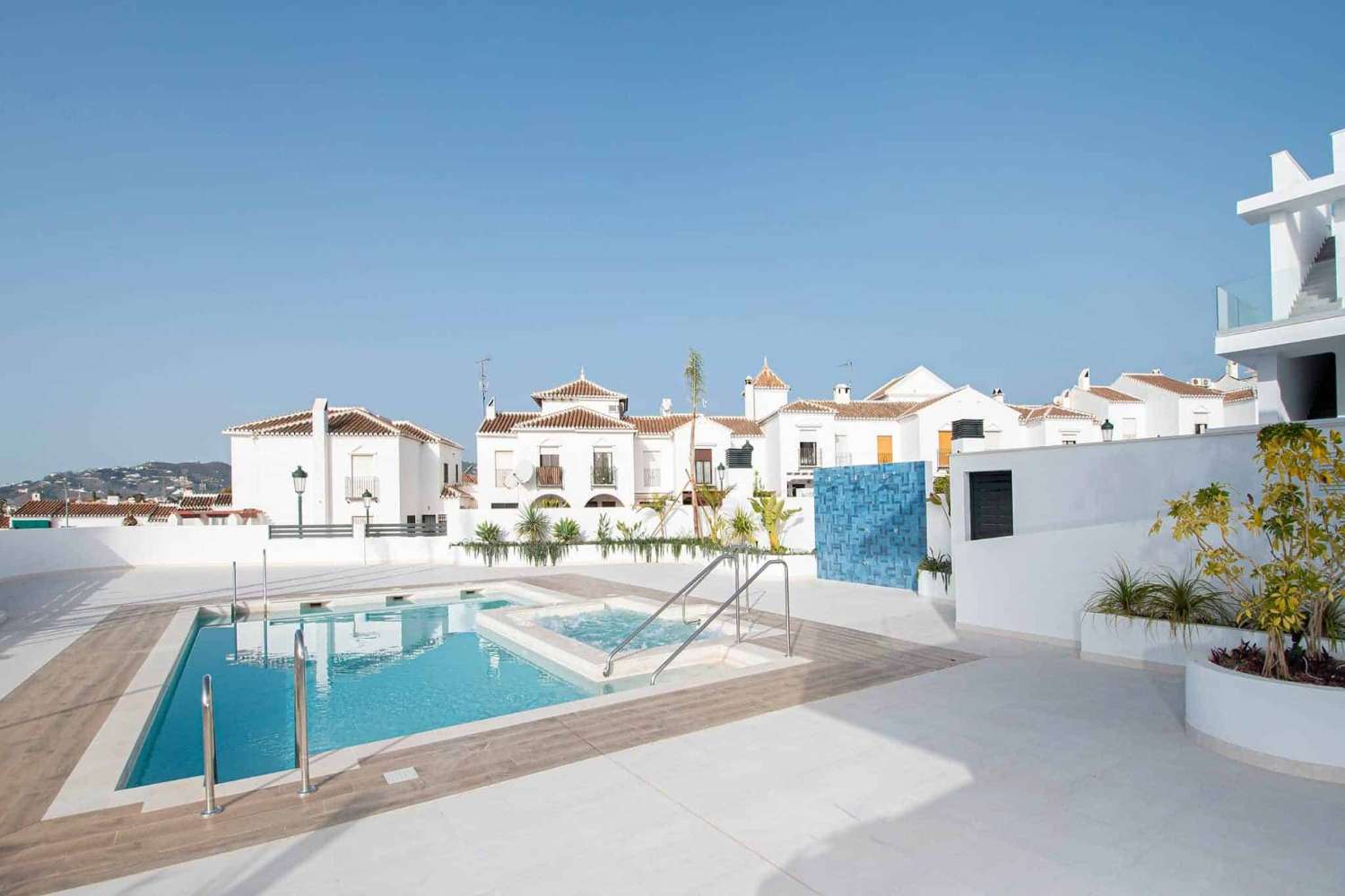 Luxury townhouses with seaviews!