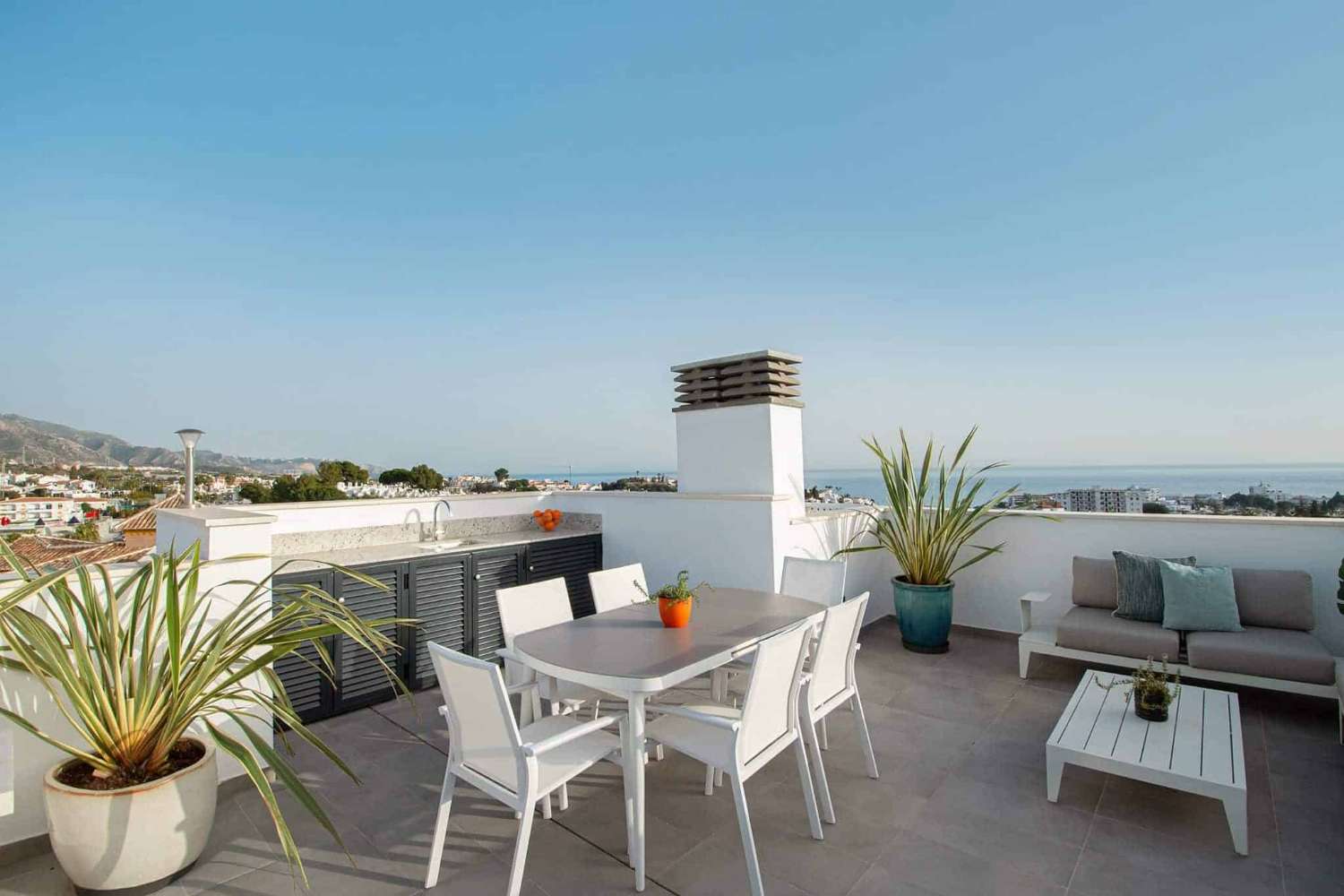 Luxury townhouses with seaviews!