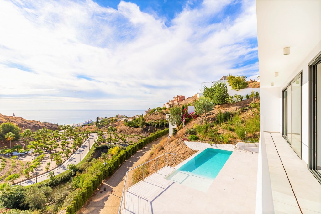 Luxury villa with amazing sea views!