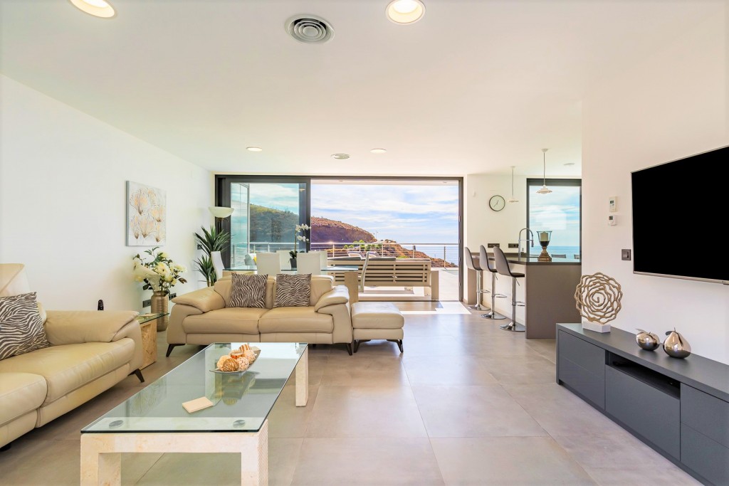 Luxury villa with amazing sea views!