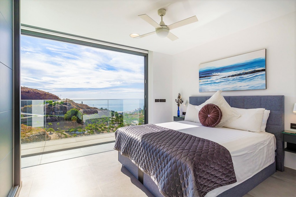 Luxury villa with amazing sea views!