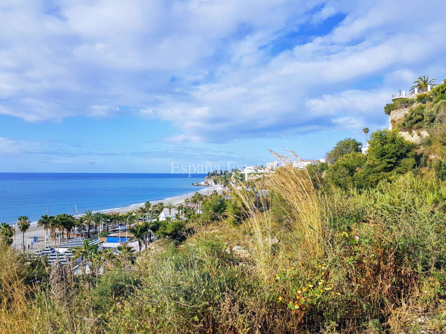 ¡Piscina, vistas al mar y a las montañas!