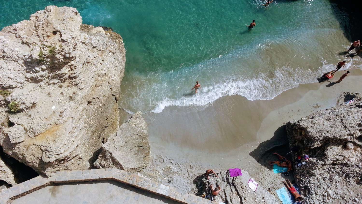 Piscine, vue mer et vue montagne !