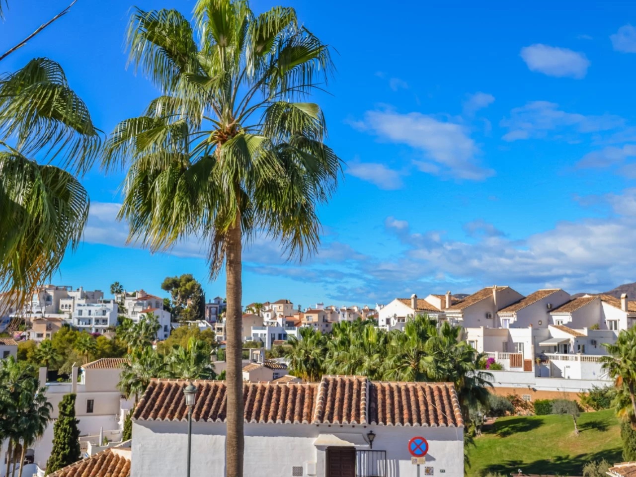 ¡Vistas al mar y gran terraza orientada al sur!