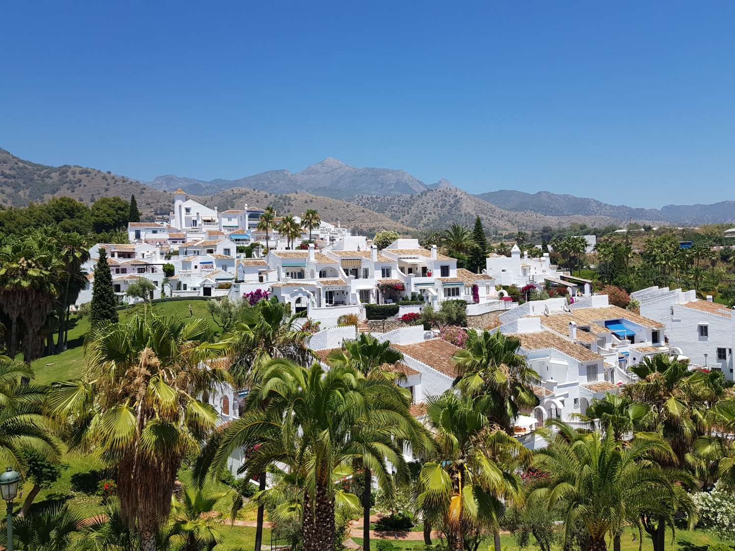 ¡Vistas al mar y gran terraza orientada al sur!