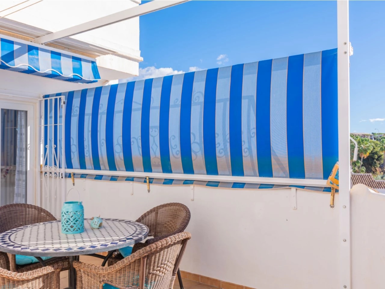 ¡Vistas al mar y gran terraza orientada al sur!
