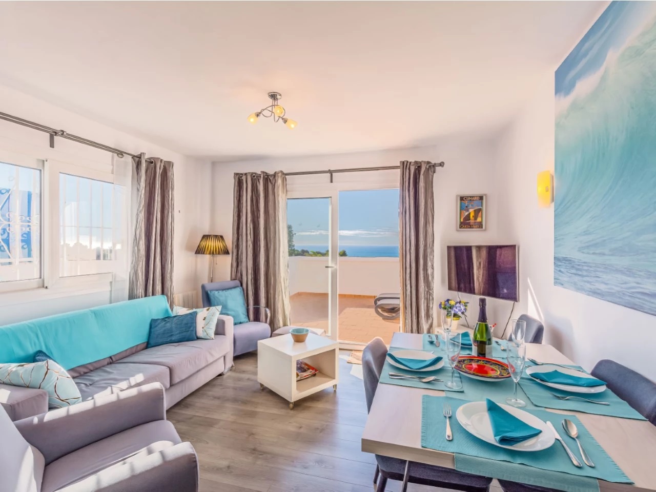 ¡Vistas al mar y gran terraza orientada al sur!
