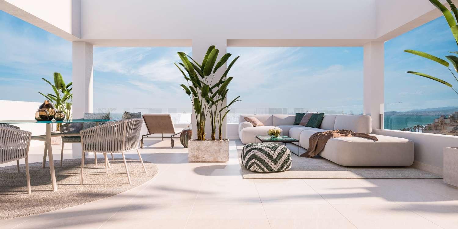 Seaview, pool and close to beach!