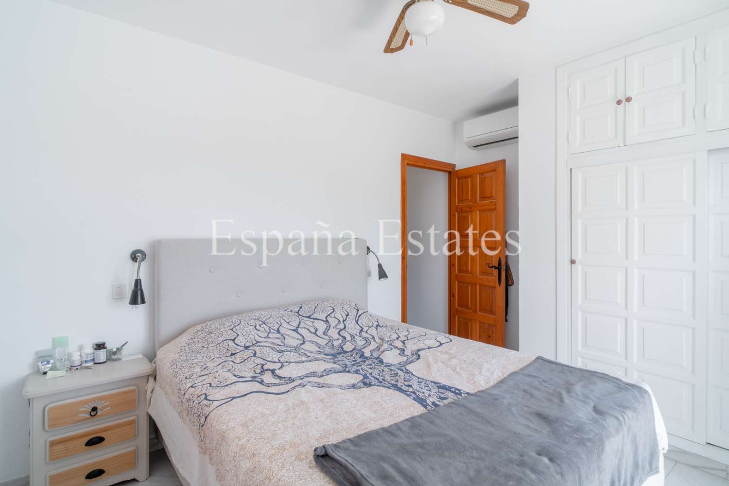 Close to the beach with pool and fantastic view!