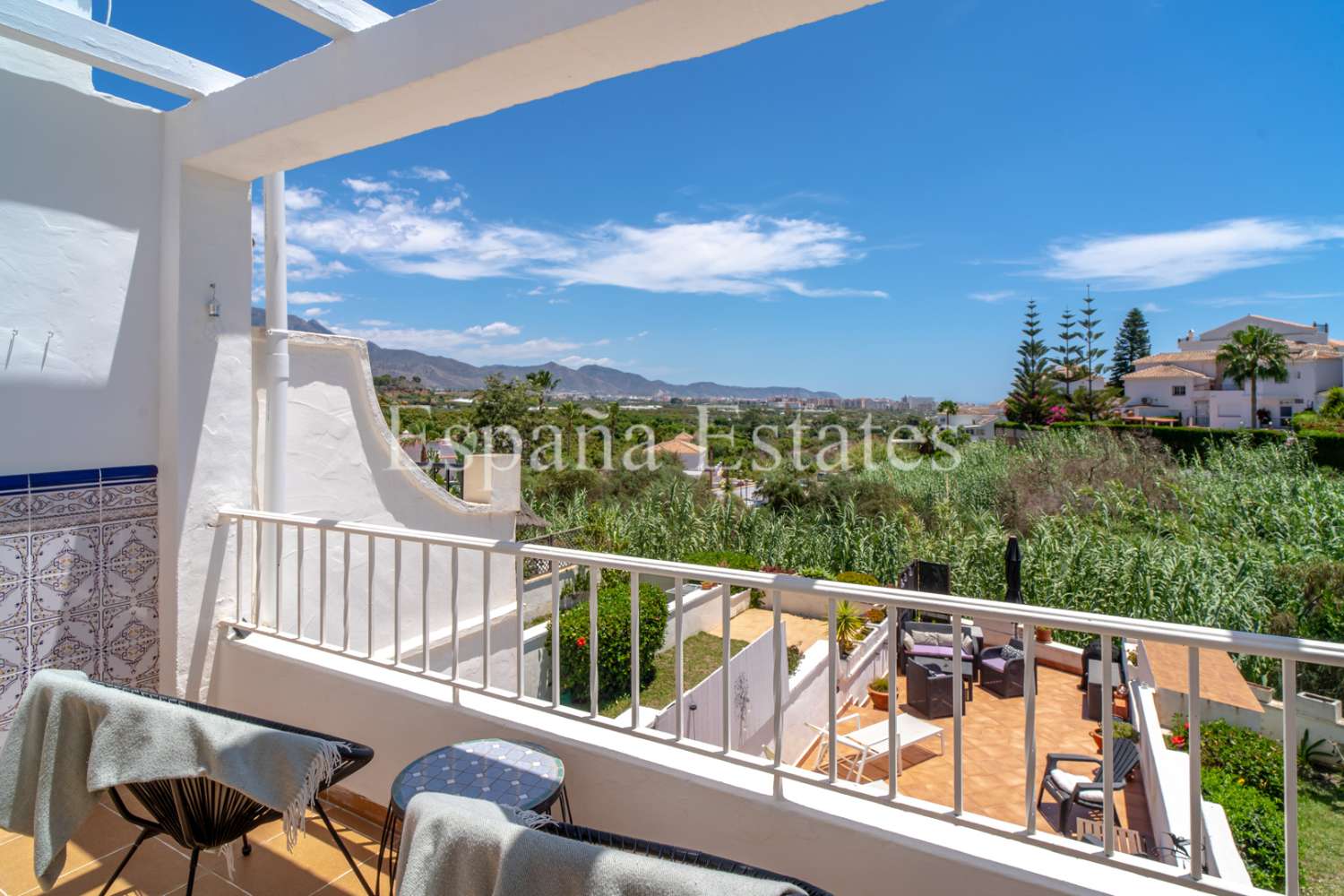 Close to the beach with pool and fantastic view!