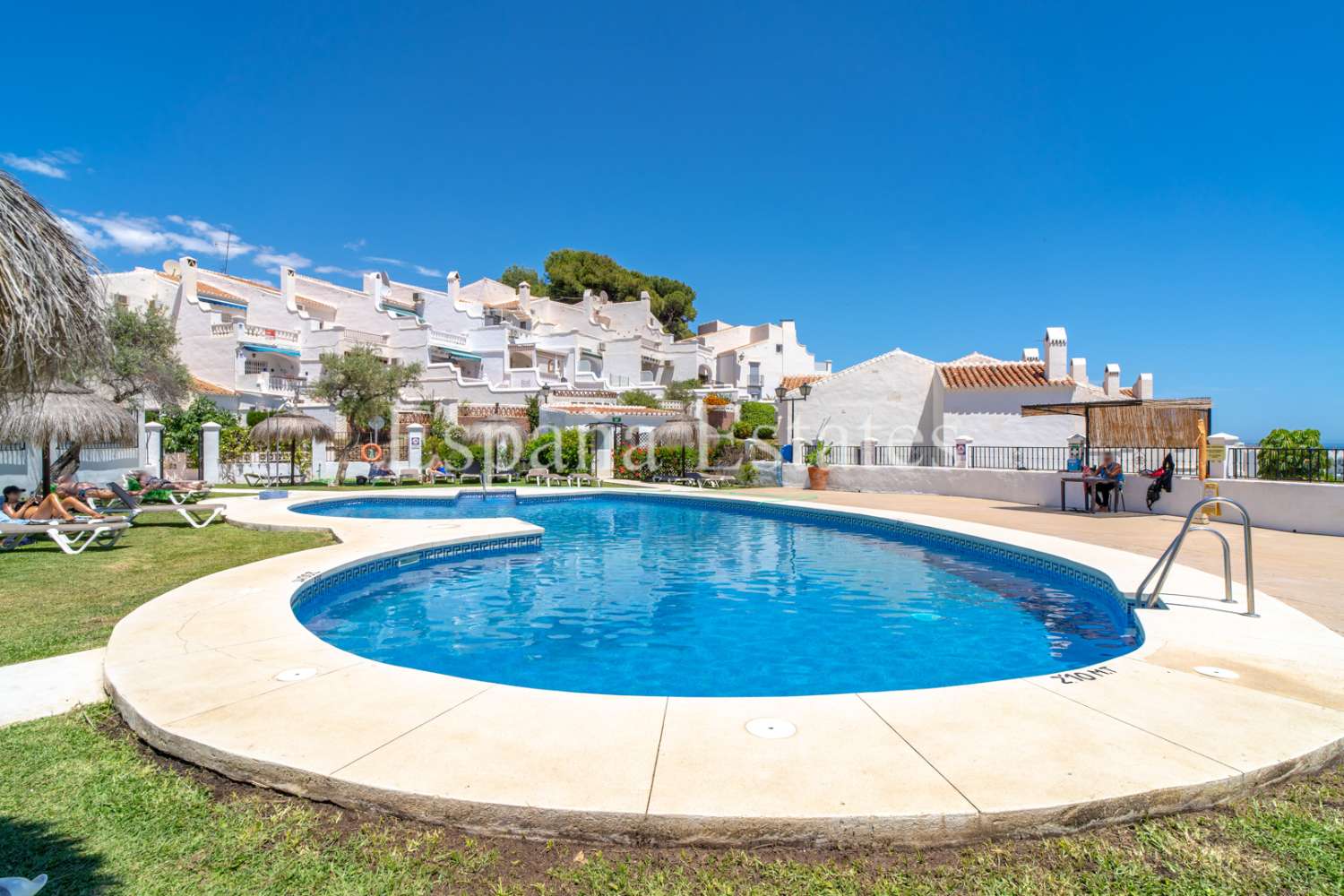 Close to the beach with pool and fantastic view!