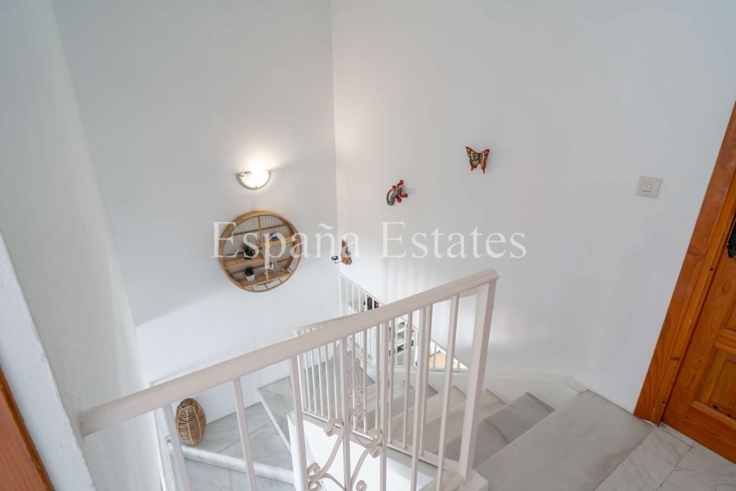 Close to the beach with pool and fantastic view!