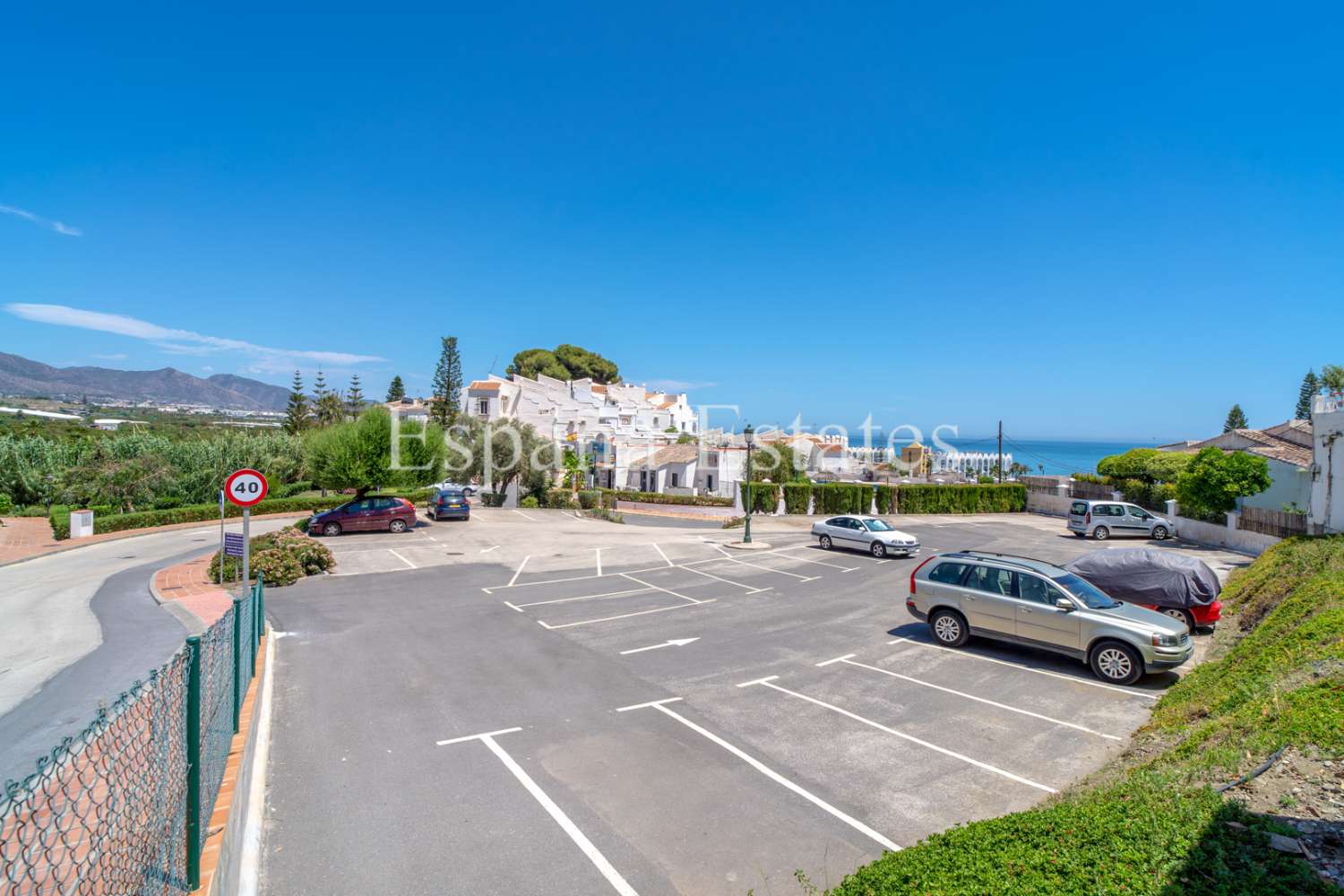 Close to the beach with pool and fantastic view!