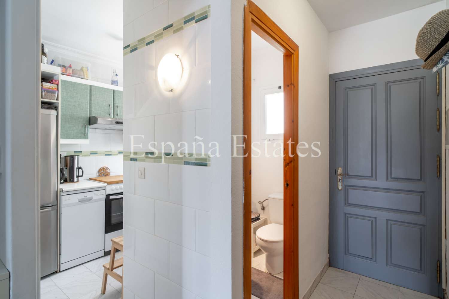 Close to the beach with pool and fantastic view!