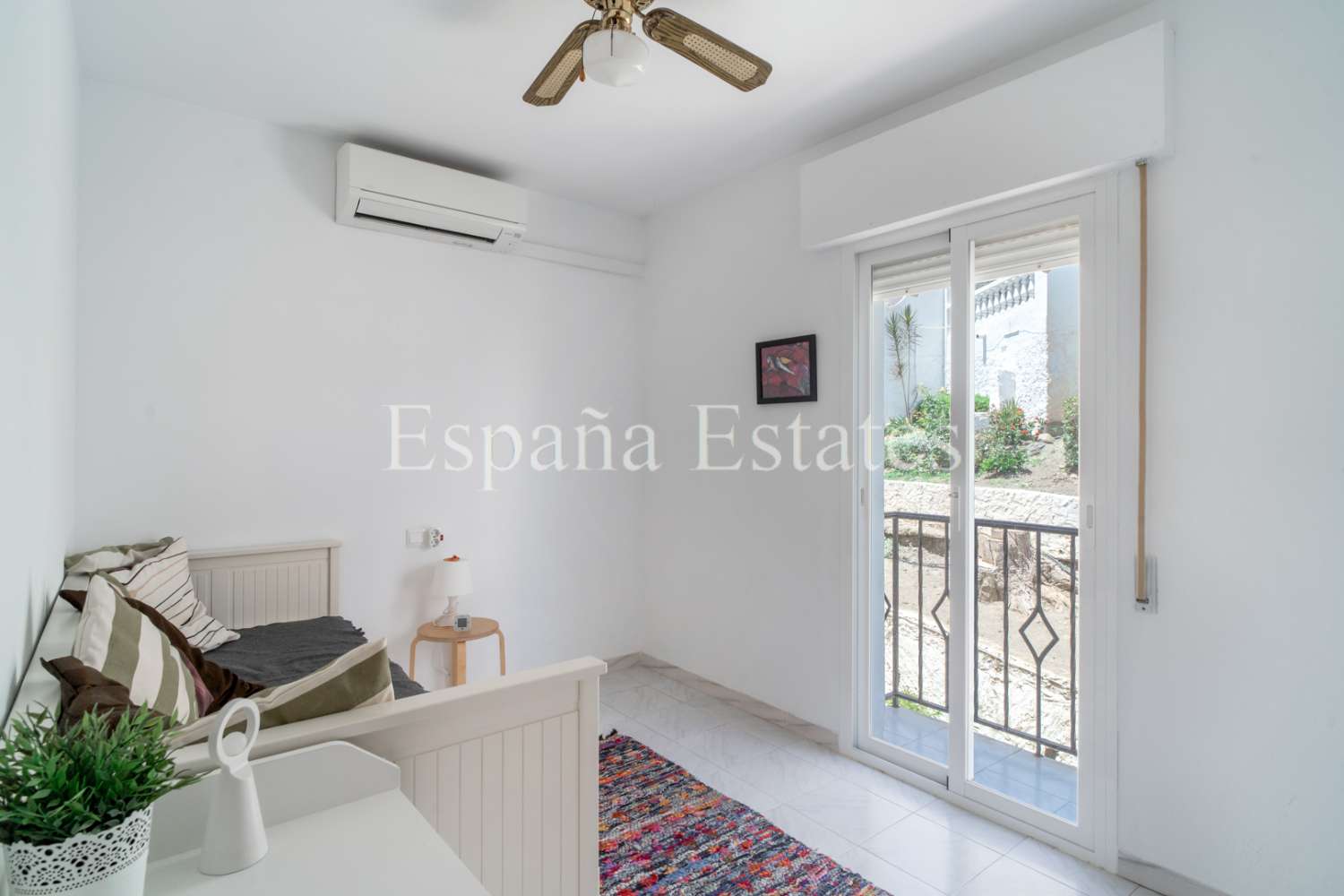 Close to the beach with pool and fantastic view!