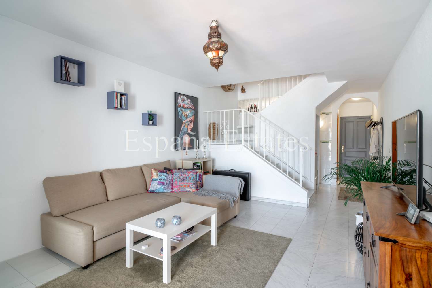 Close to the beach with pool and fantastic view!
