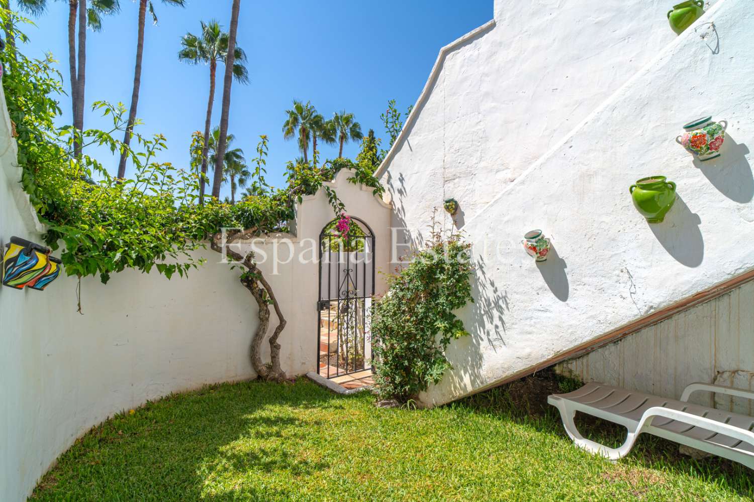 Charmante Gartenwohnung mit Terrasse!