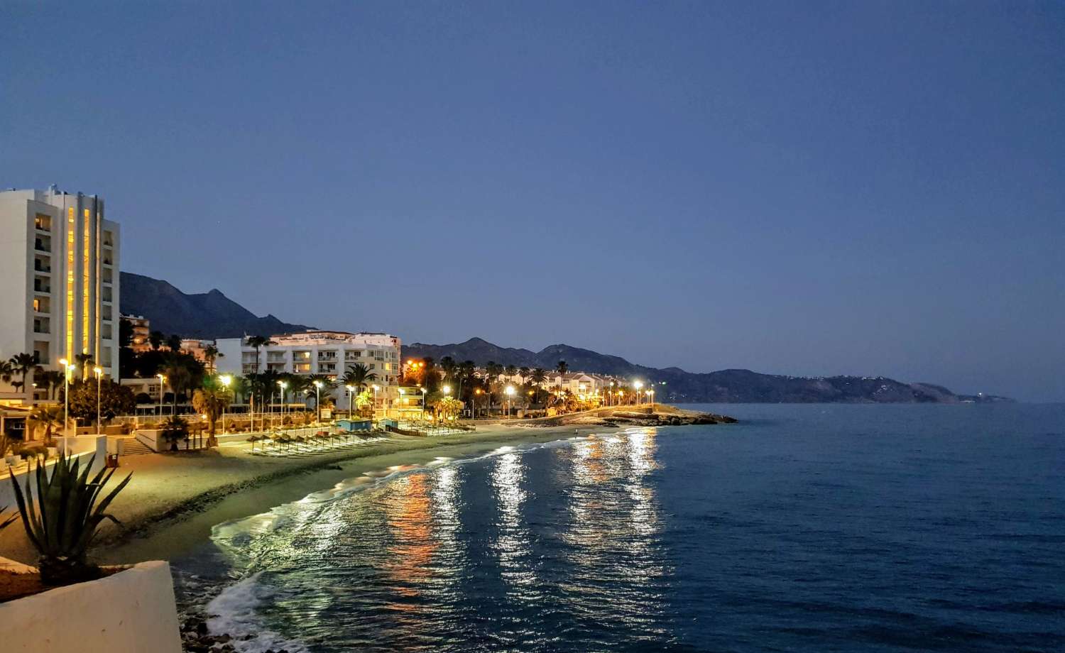 Grande terrasse avec vue sur la mer !