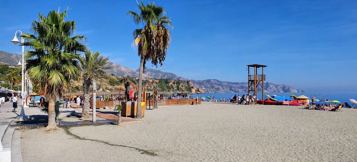 ¡Gran terraza con vistas al mar!