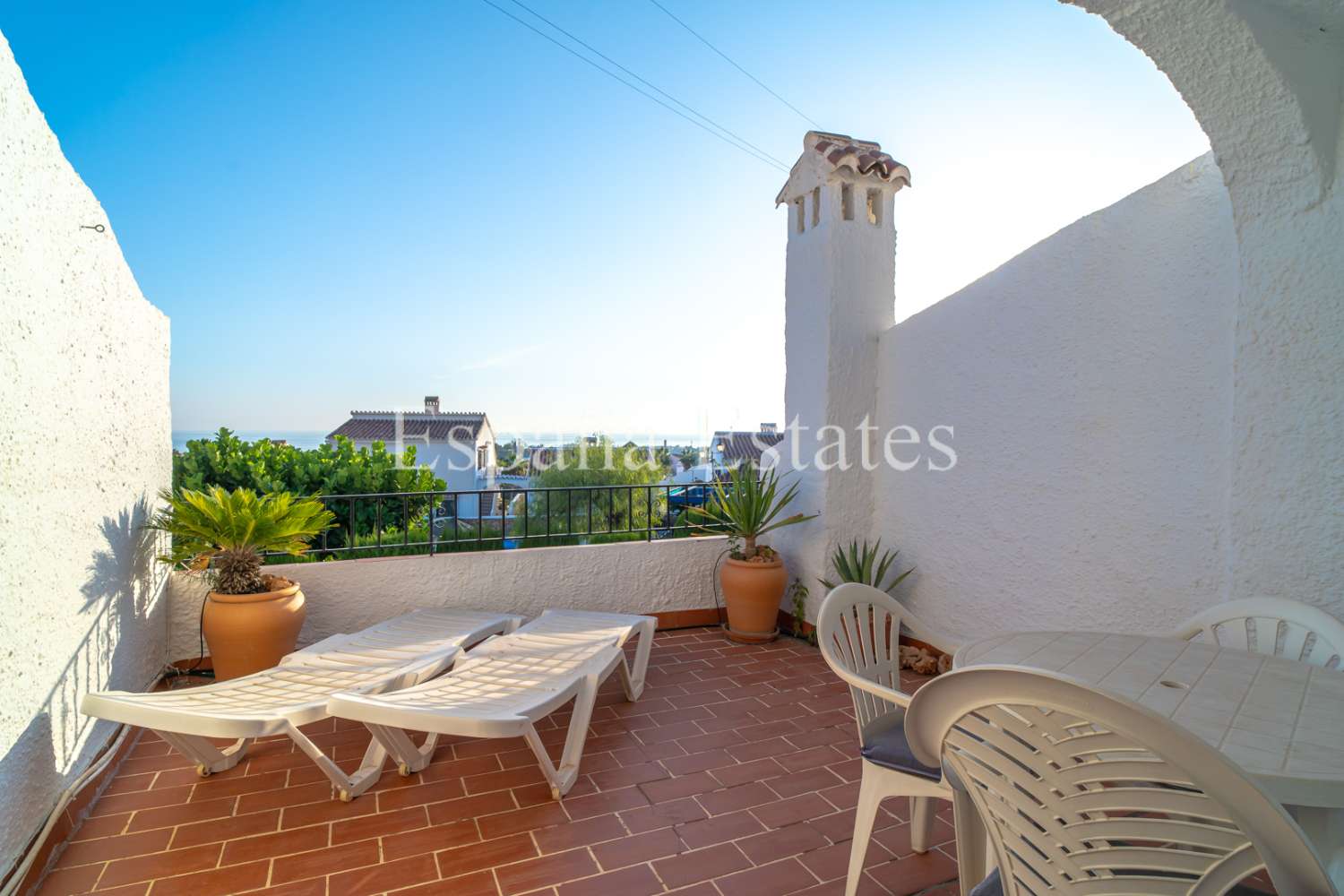 Large terrace with seaviews!