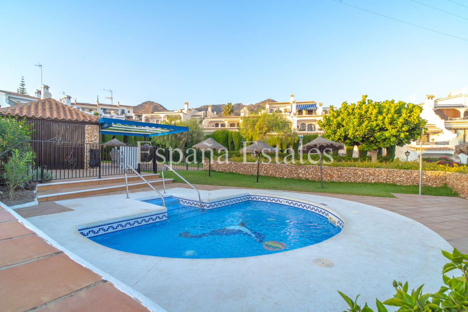 Grande terrasse avec vue sur la mer !