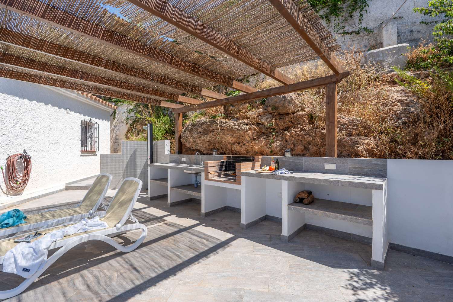 Villa con vistas al mar y piscina!
