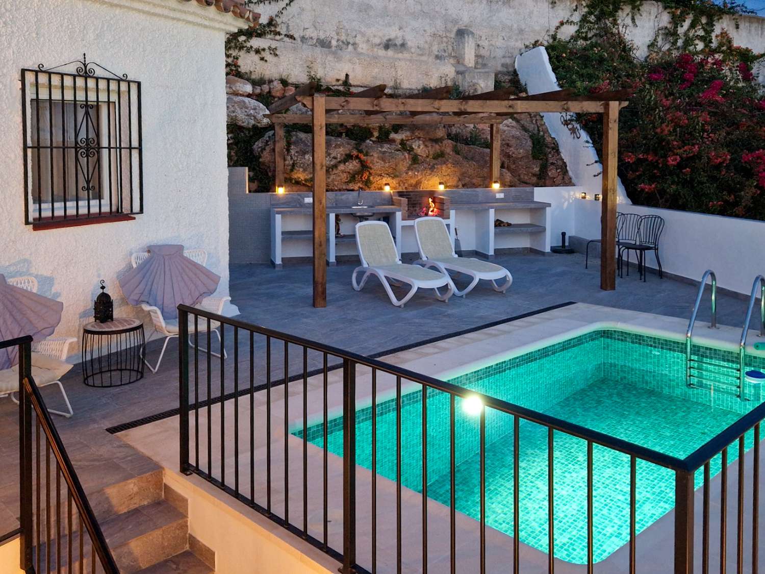 Villa con vistas al mar y piscina!