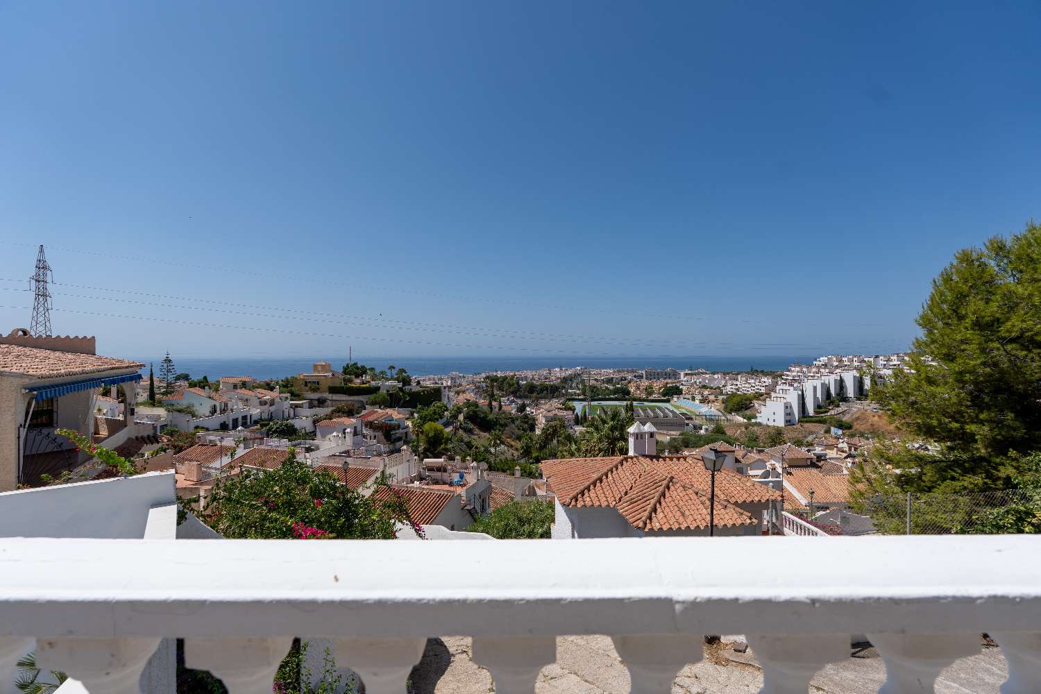 Villa con vistas al mar y piscina!