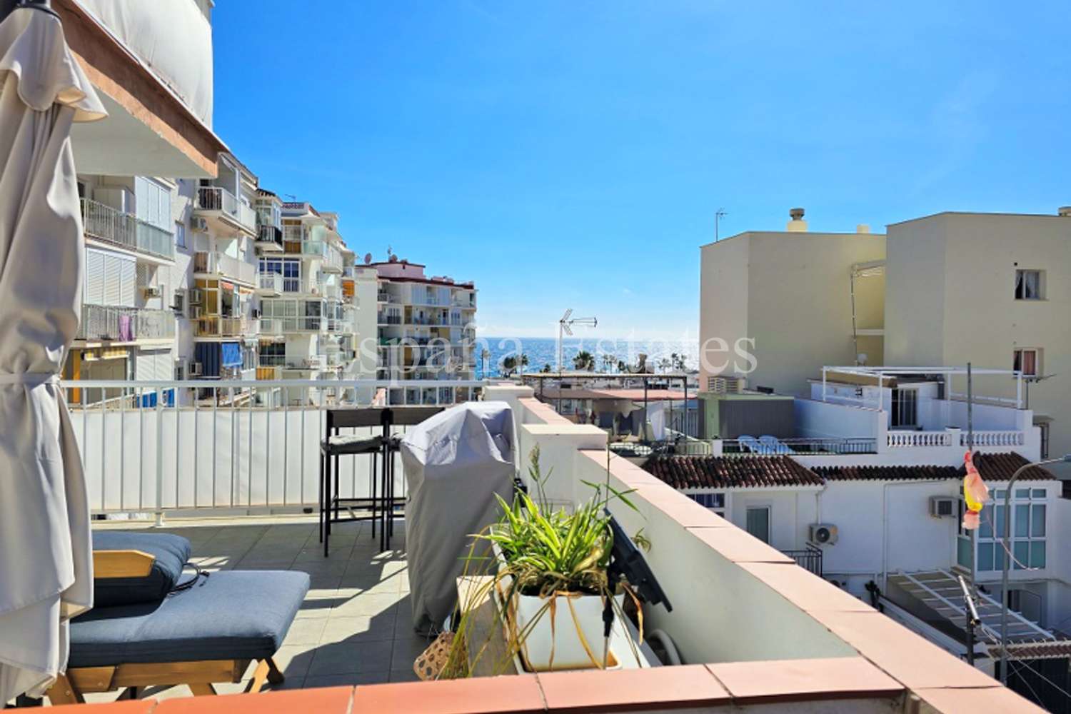 Estudio con terraza y vistas al mar en Nerja